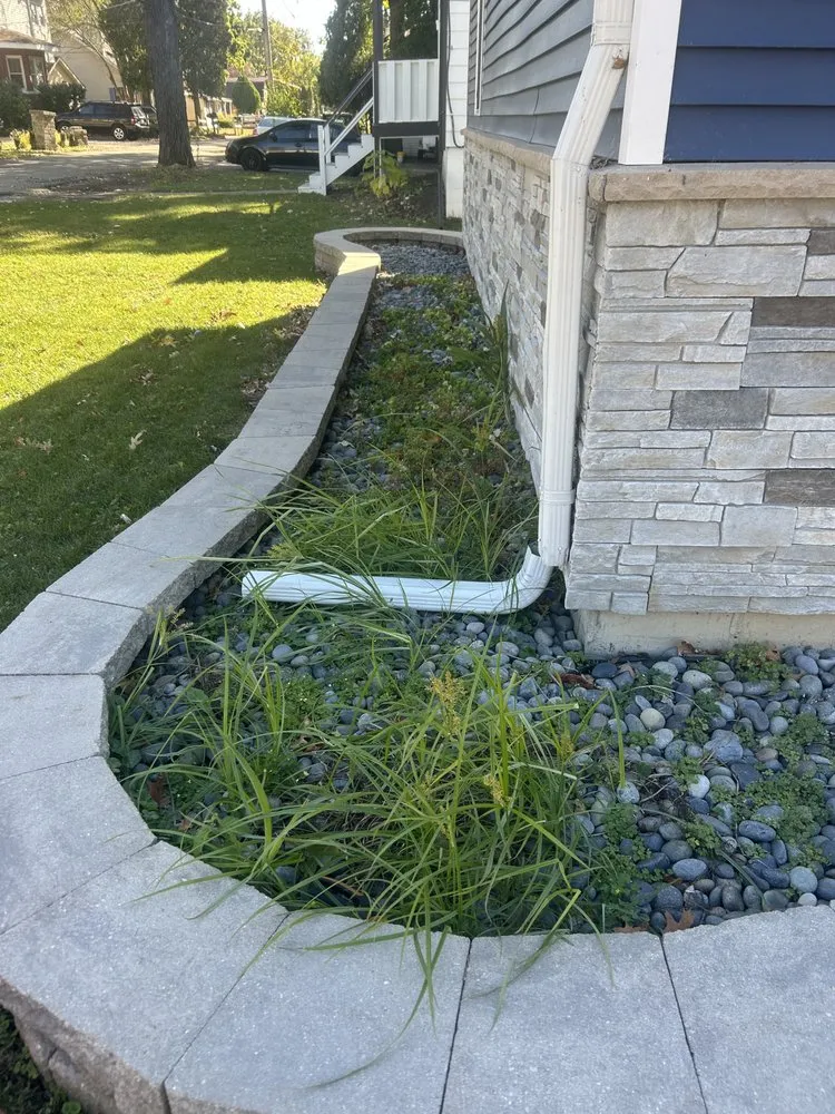 Reliable lawn care service in Lake County, IL by Eloiza Landscaping