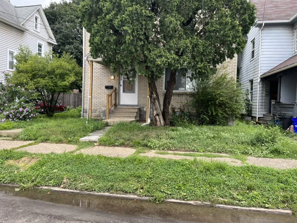 Reliable garden landscaping in Butler, PA by El's Lawn Service