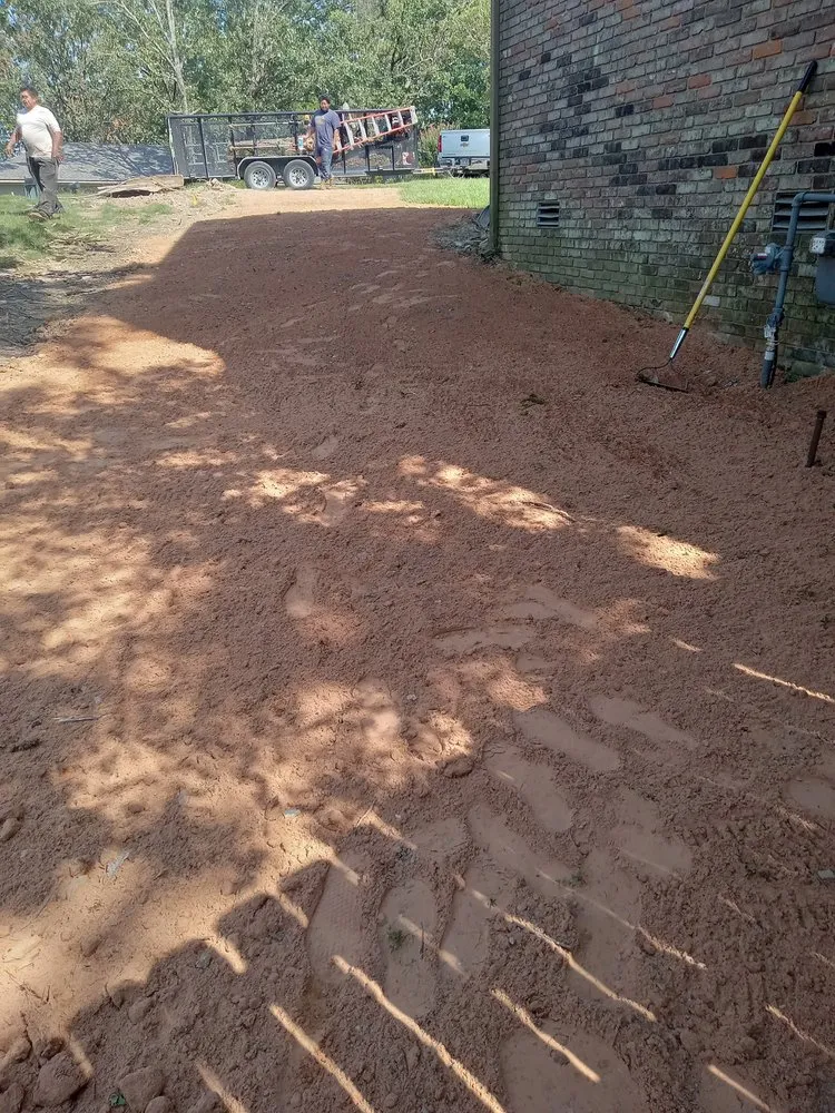 Custom yard cleanup service in Little Rock, AR by Els Lawn Service