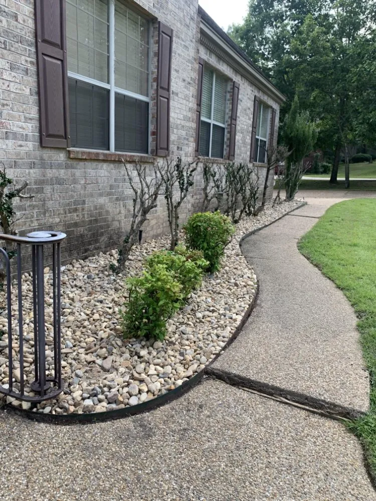 Expert landscaping services experts serving Little Rock, AR - Els Lawn Service