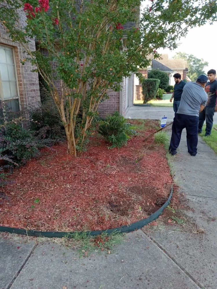 Custom garden landscaping experts serving Little Rock, AR - Els Lawn Service