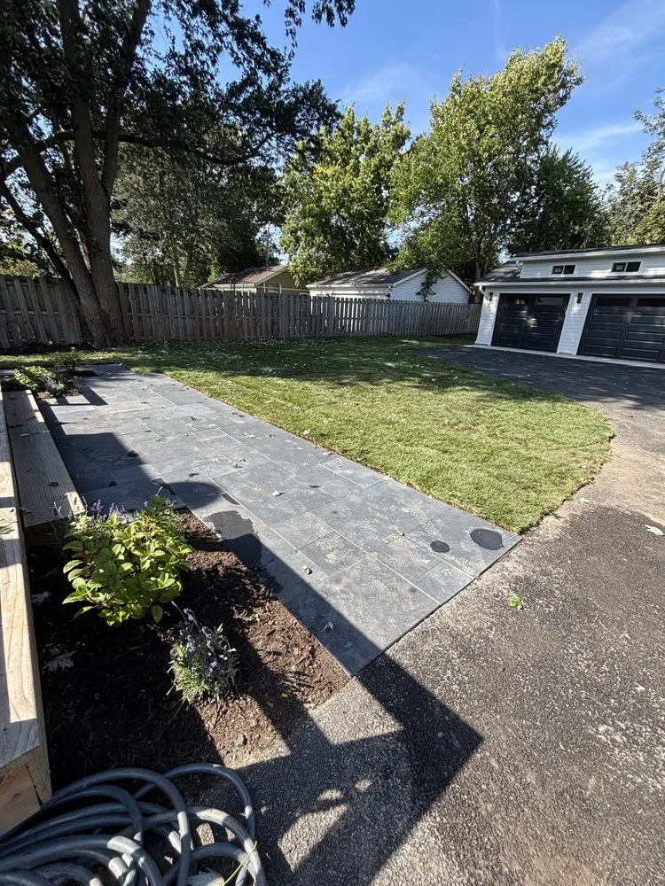 Trusted yard maintenance in Waukegan, IL - EM Landscaping
