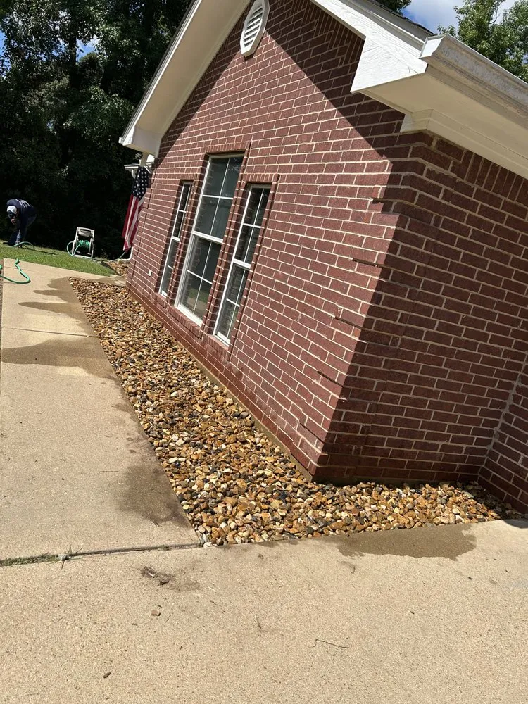 Professional outdoor landscaping experts serving Henderson, TX - E&M Lawn and Landscaping