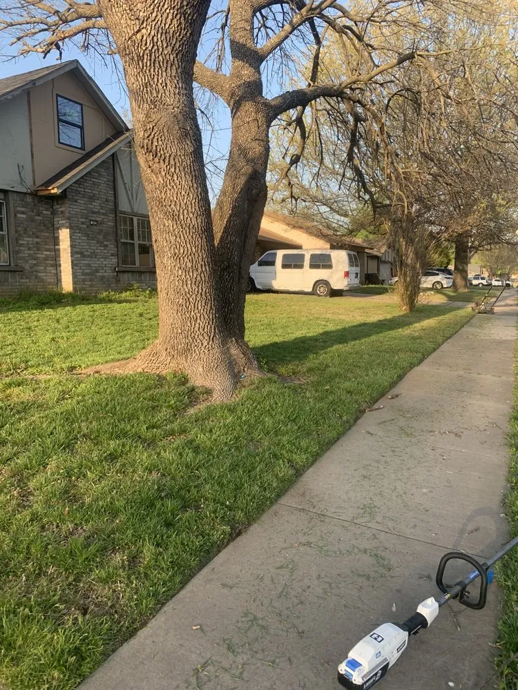 Reliable lawn care service in Broken Arrow, OK - E&M Lawnscaping