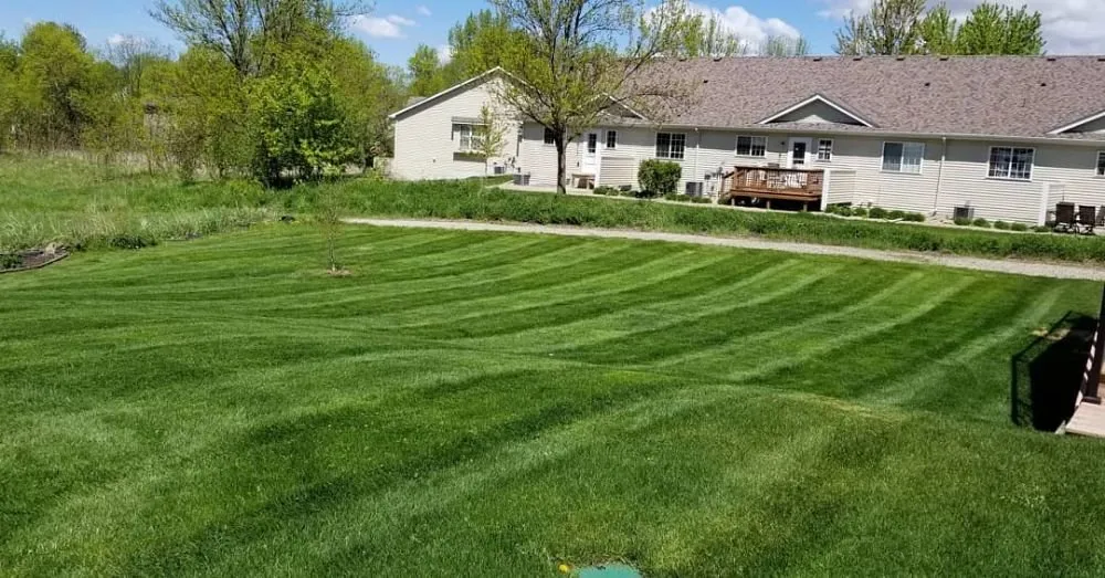 Top-rated yard maintenance in Monticello, MN - E&M Outdoor Services