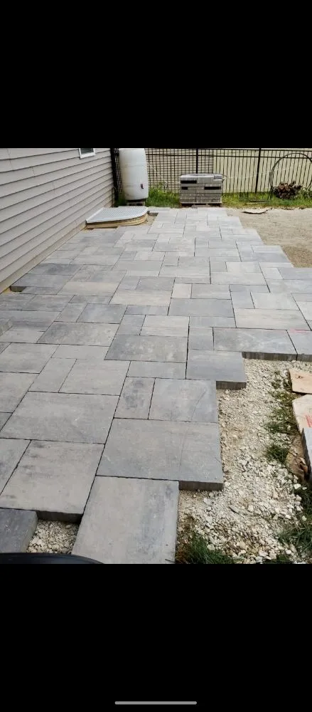 Professional yard maintenance in Granite City, IL - Emanuel Landscape & Maintenance