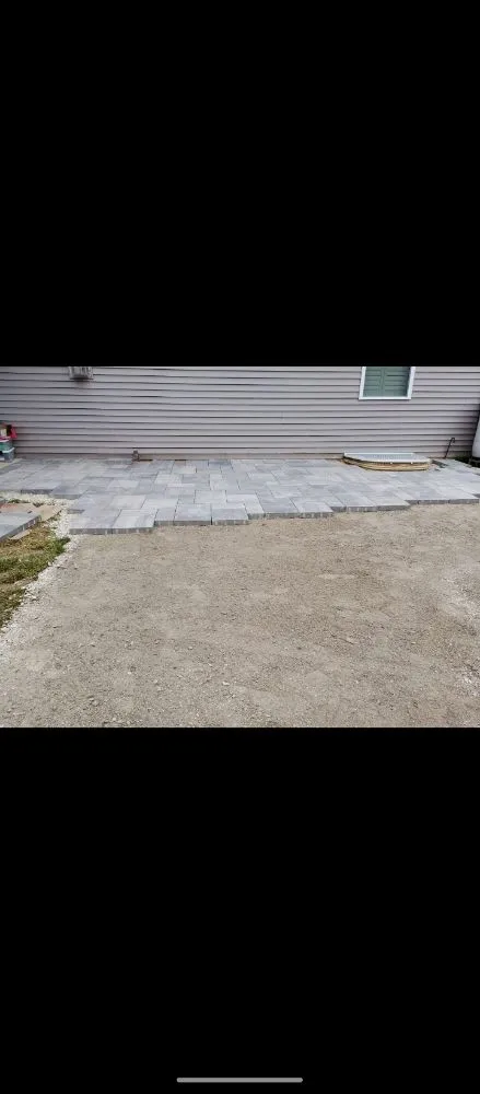 Reliable lawn care service in Granite City, IL by Emanuel Landscape & Maintenance