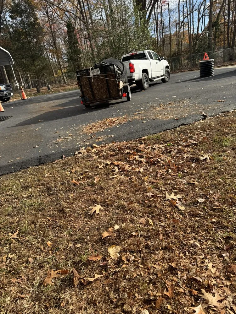 Expert lawn care service experts serving Marlow Heights, MD - Emanuel Landscaping