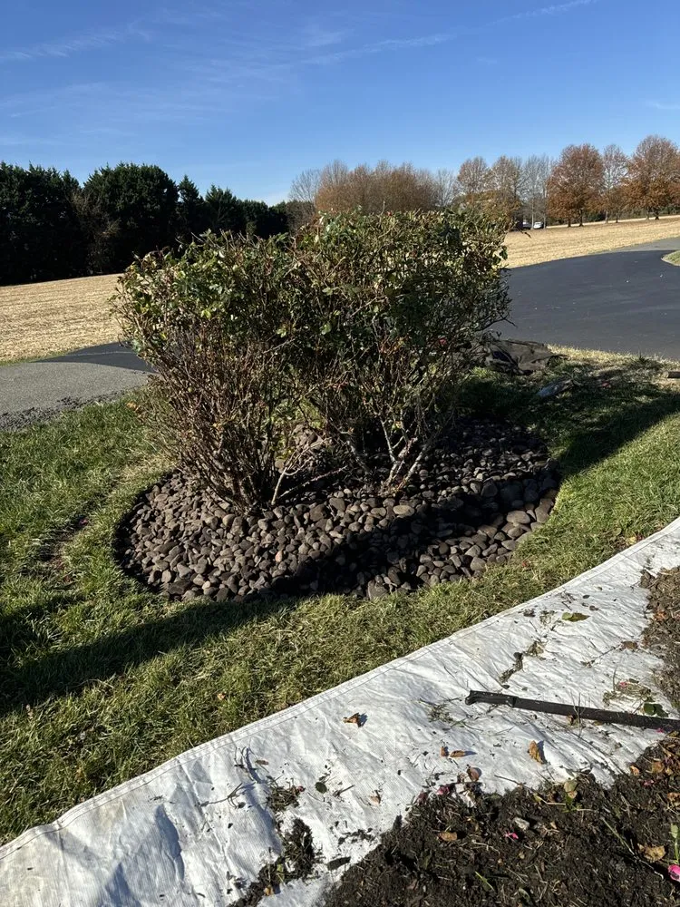 Affordable garden landscaping in Marlow Heights, MD - Emanuel Landscaping