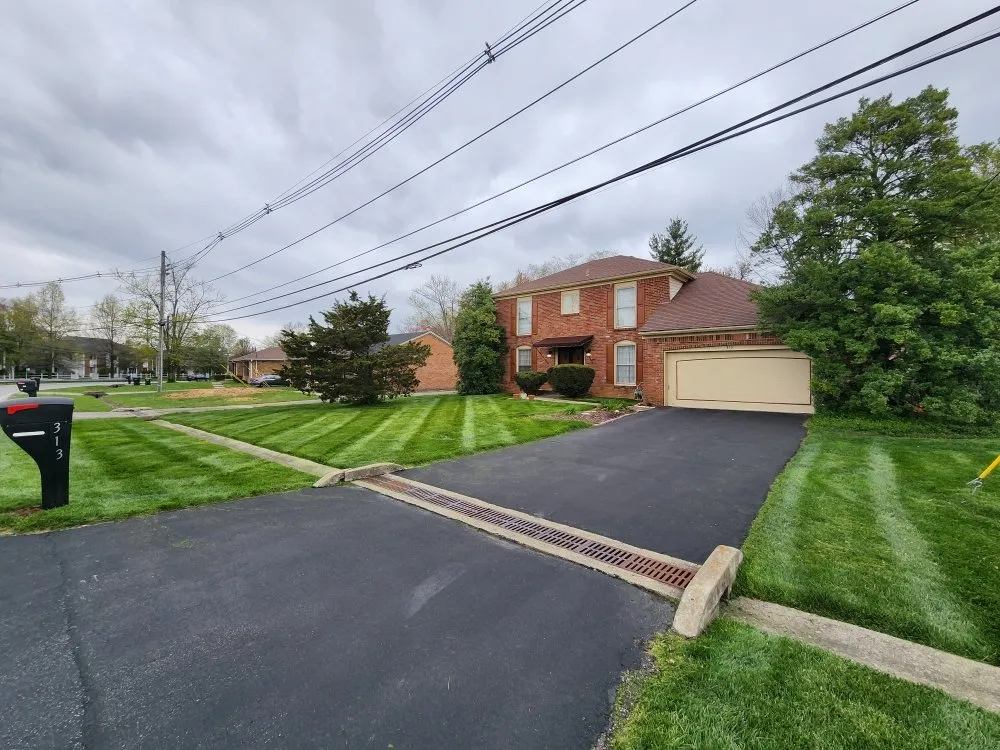 Top-rated landscape design near you in New Albany, IN by Emanuel Lawn Mowing