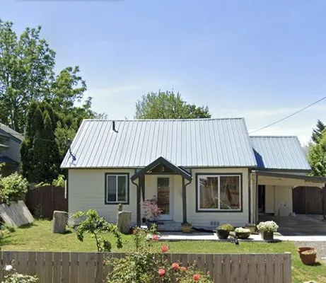 Emanuels Lawn Maintenance Logo