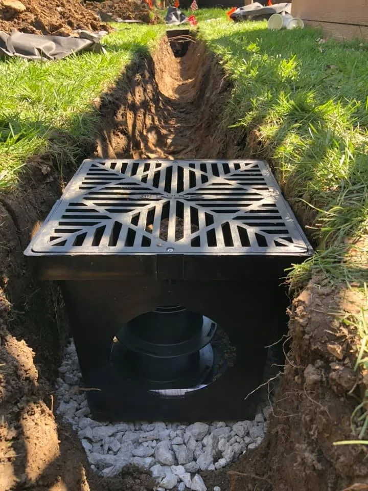 Professional yard maintenance in Kansas City, KS - EMC Landscaping