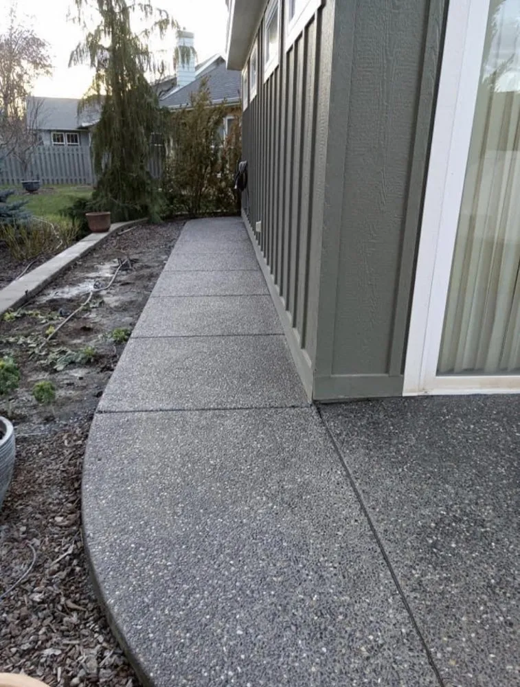 Affordable yard maintenance with custom design in Yelm, WA by Emerald City Builders