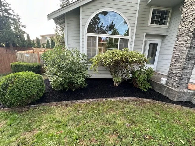 Affordable landscaping services for beautiful yards across Puyallup, WA - Emerald City Lawn Service