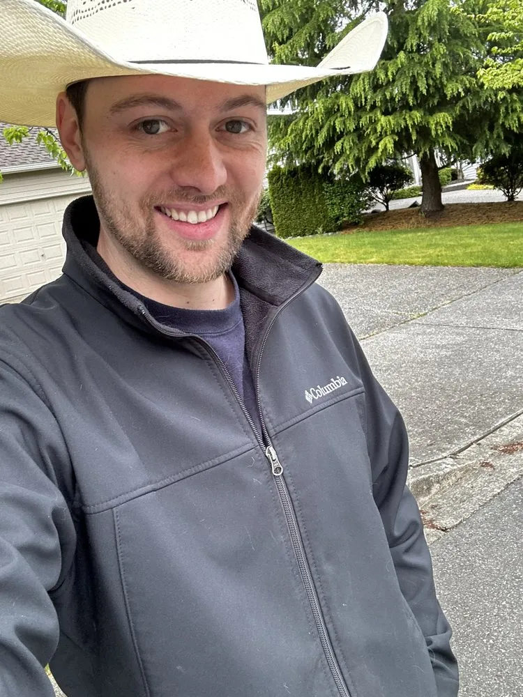 Affordable lawn mowing service for homes in Marysville, WA by Emerald City Lawn Services