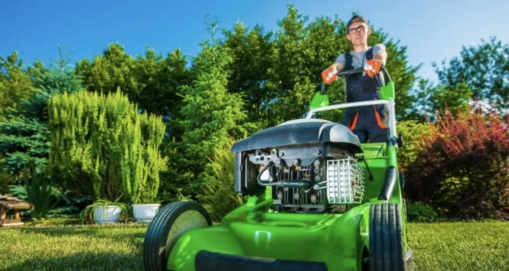 Trusted yard maintenance experts serving DeFuniak Springs, FL - Emerald Coast Lawn professionals