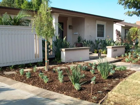 Emerald Crest Landscaping Logo