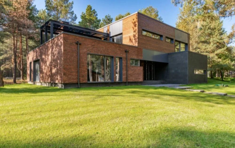 Local lawn care service for year-round maintenance in Cedar Hill, TX by Emerald Cut Lawn & Landscape