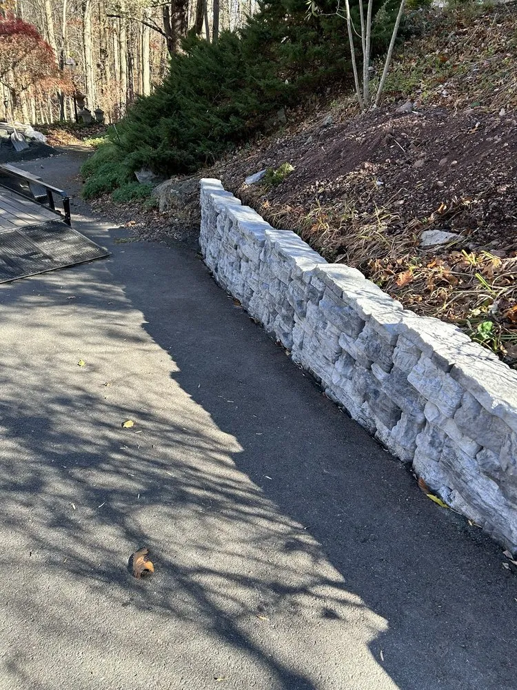 Top-rated lawn mowing service experts serving Sinking Spring, PA - Emerald Earthworks