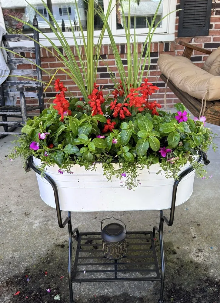 Professional garden landscaping in Sinking Spring, PA by Emerald Earthworks