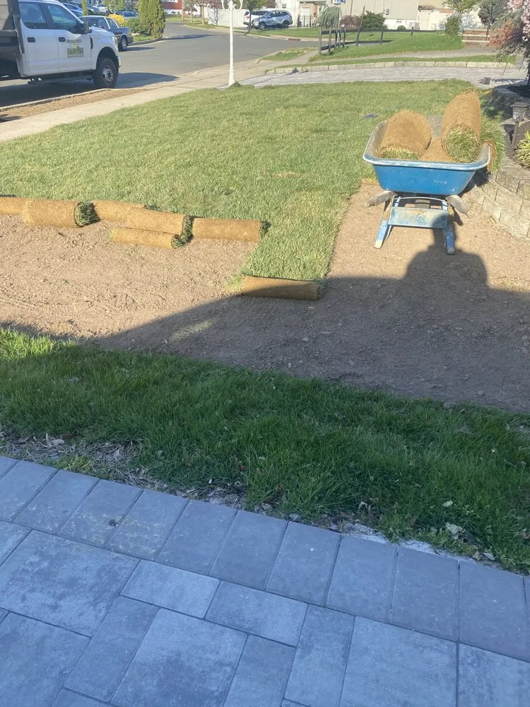 Local lawn care service for year-round maintenance in Perth Amboy, NJ by Emerald Forest Lawn & Lanscape