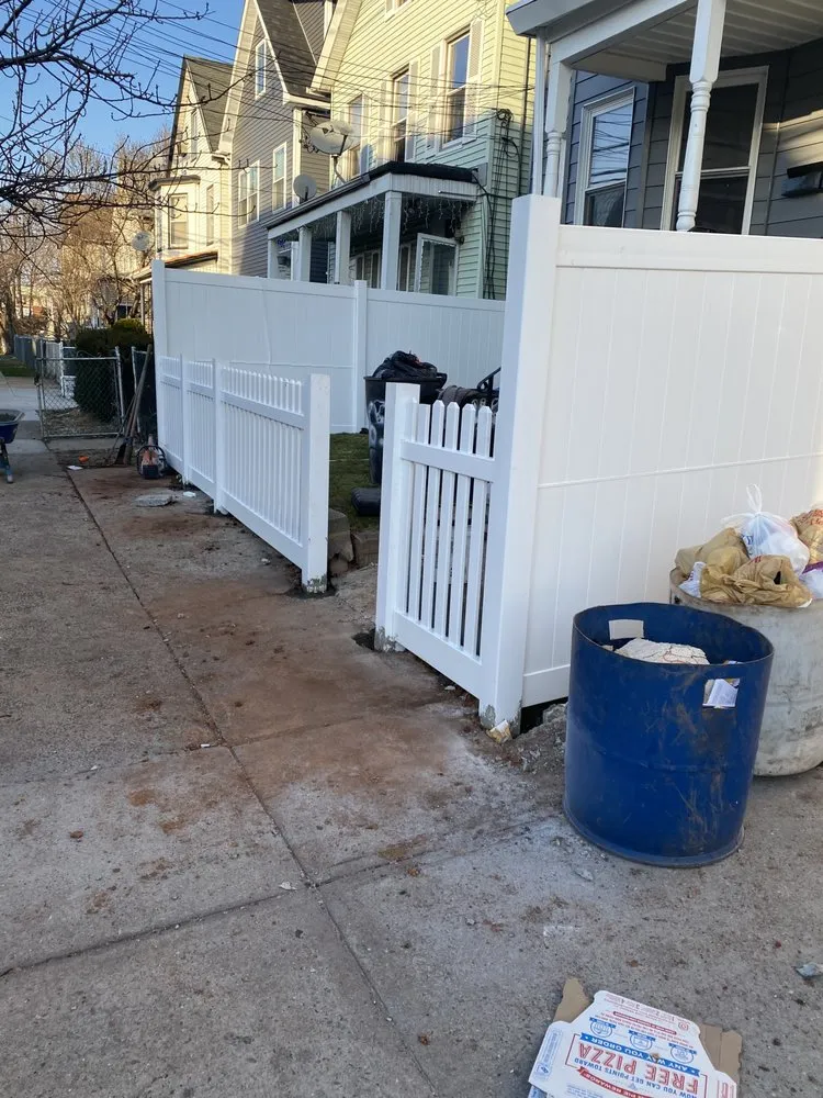 Local lawn mowing service in Perth Amboy, NJ by Emerald Forest Lawn & Lanscape