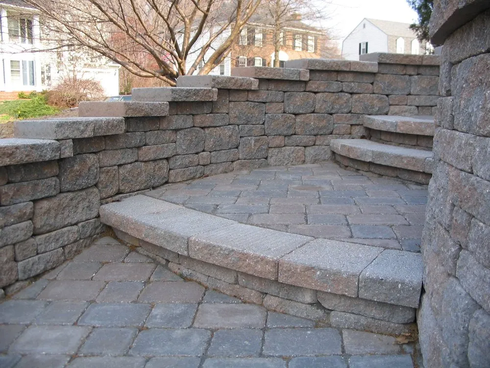 Top-rated lawn mowing service experts serving Gaithersburg, MD - Emerald Landscaping