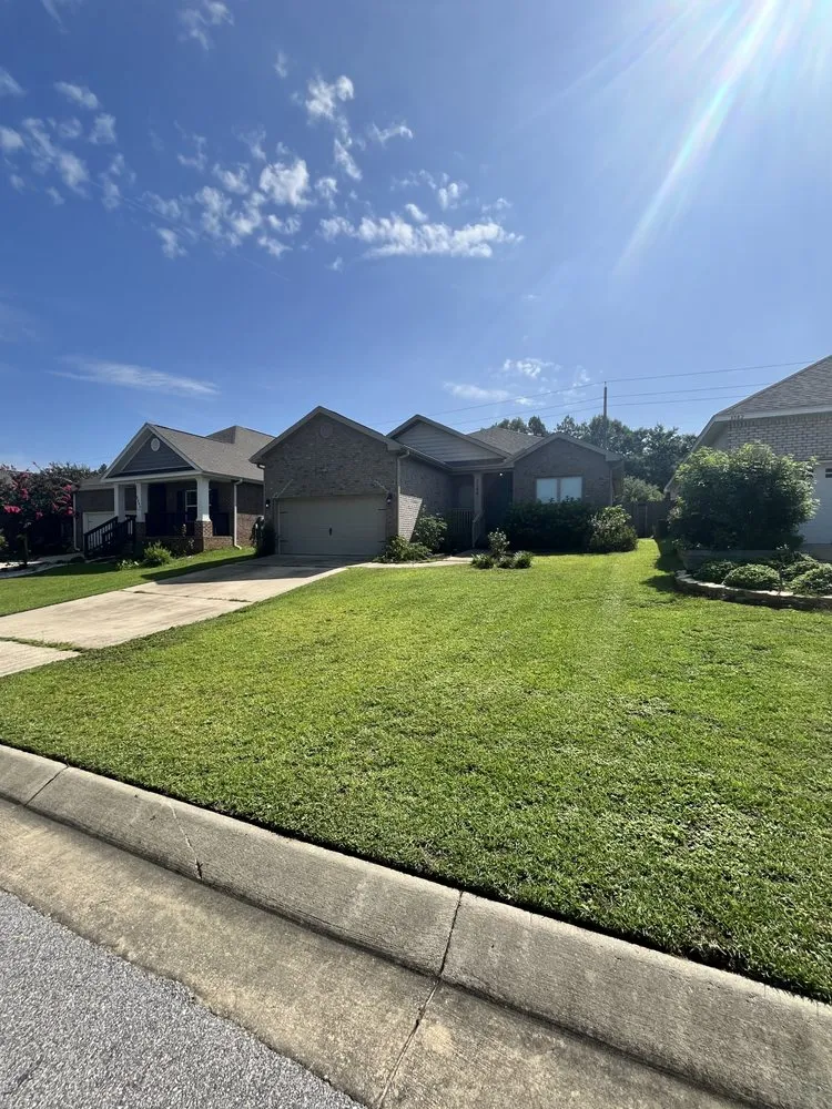 Reliable outdoor landscaping experts serving Pensacola, FL - Emerald Landscaping