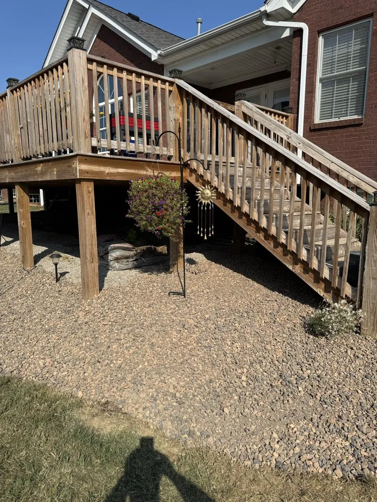 Reliable yard maintenance experts serving Fox Chase, KY - Emerald Lawn & Landscape