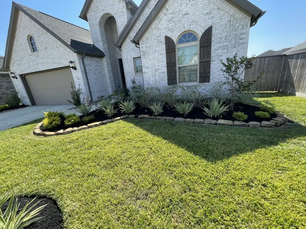 Reliable lawn mowing service experts serving Hockley, TX - Emerald Lawn Care