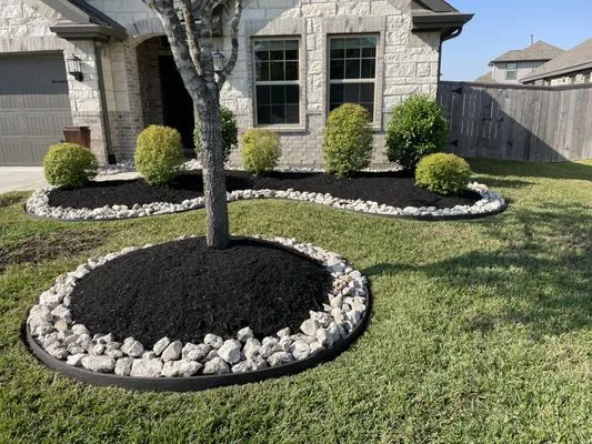 Emerald Lawn Care Logo