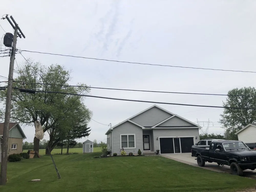 Affordable lawn care service experts serving Niagara Falls, NY - Emerald Lawn Care