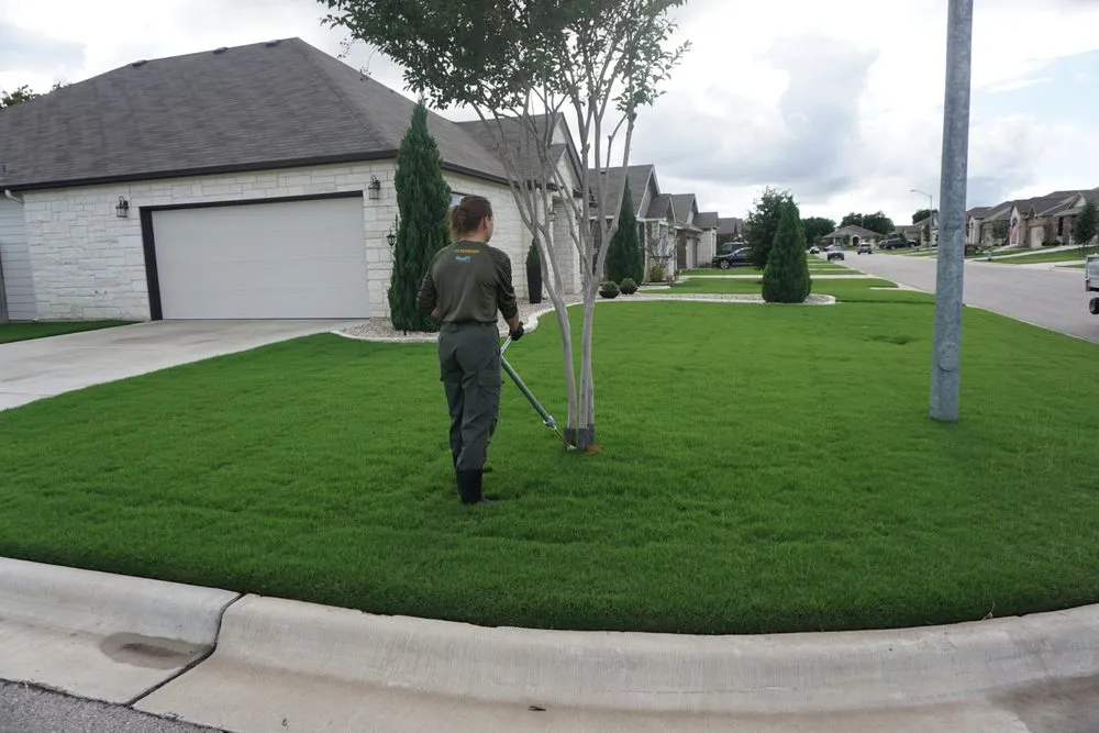 Local lawn mowing service in Katy, TX - Emerald Lawns