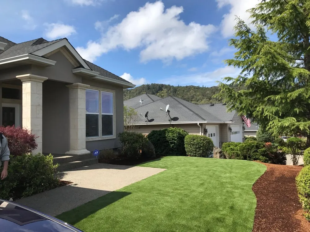 Custom yard cleanup service in Roseburg, OR - Emerald Lawns