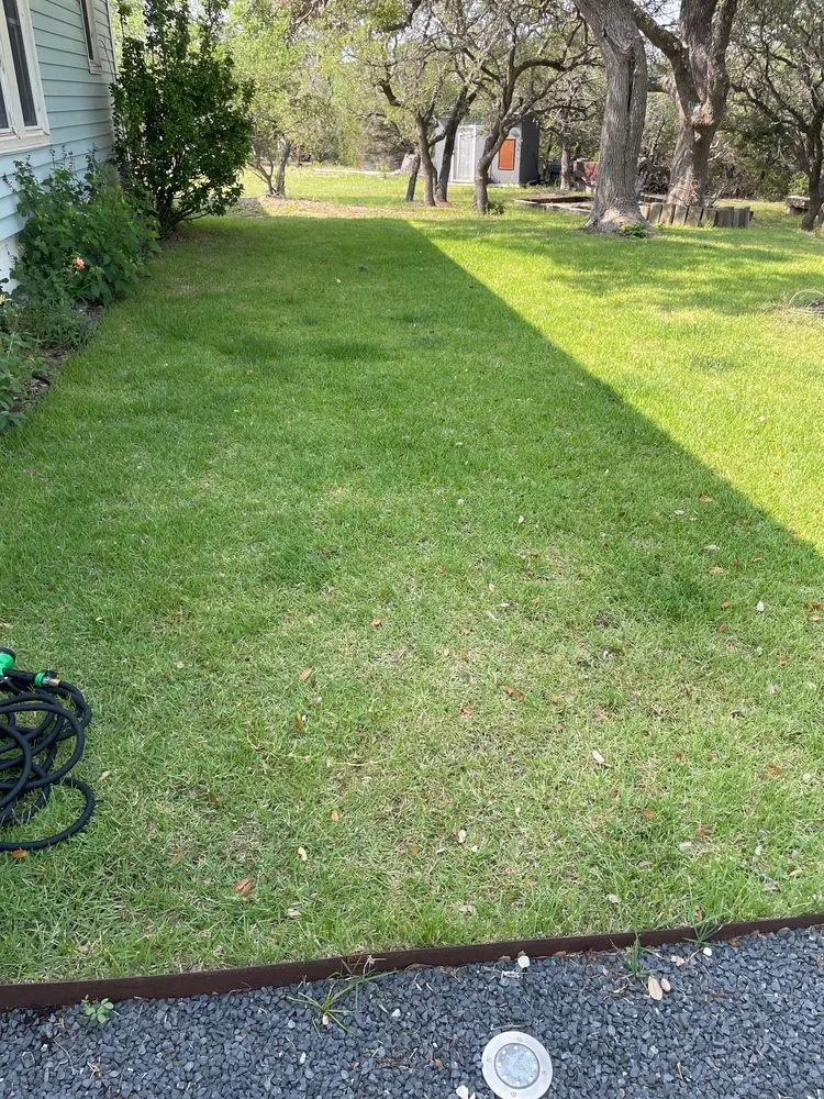 Custom lawn mowing service in Round Rock, TX - Emerald Lawns
