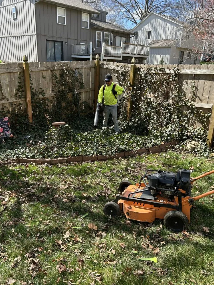 Top-rated yard maintenance for beautiful yards in Lenexa, KS by Emerald Oasis Landscape Group