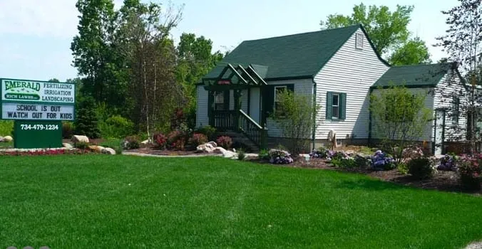 Trusted landscaping services experts serving Romulus, MI - Emerald Rich Lawns