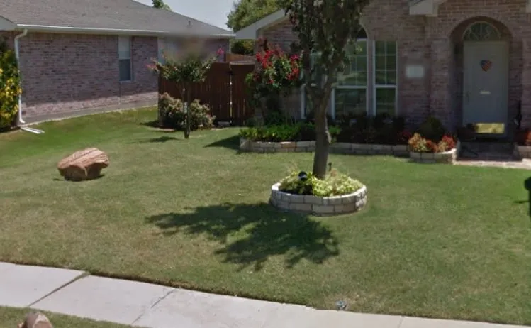 Professional lawn mowing service in Dallas, TX by Emerald Touch Lawn & Landscape