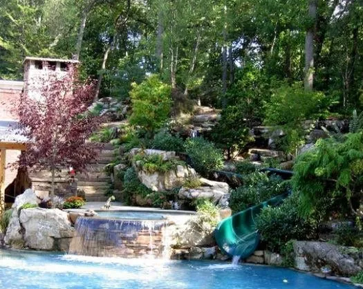 Local yard maintenance in East Norwich, NY by Emil Kreye & Son