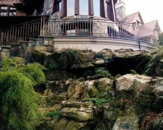 Custom landscaping services in East Norwich, NY - Emil Kreye & Son