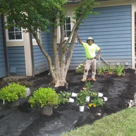 Custom lawn care service in Columbus, OH by Emilio's Landscaping & Lawn Care
