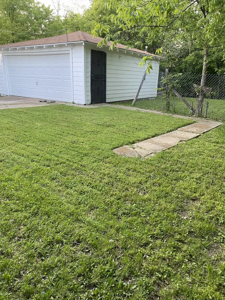 Local lawn care service near you in Dallas, TX by Emilio’s Landscaping