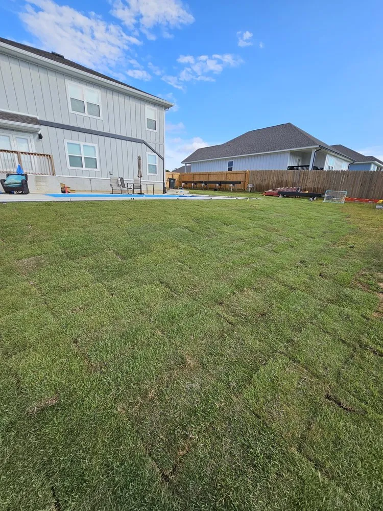 Local landscaping services in Pensacola, FL by Emmanuel Hernández landscaping