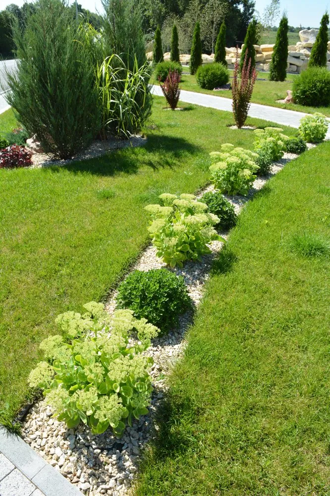 Top-rated landscape design in Jackson Township, NJ - Emmanuel Martinez Lawn Service