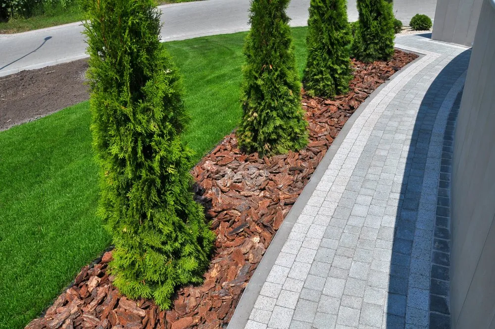 Top-rated landscaping services with custom design in Jackson Township, NJ by Emmanuel Martinez Lawn Service