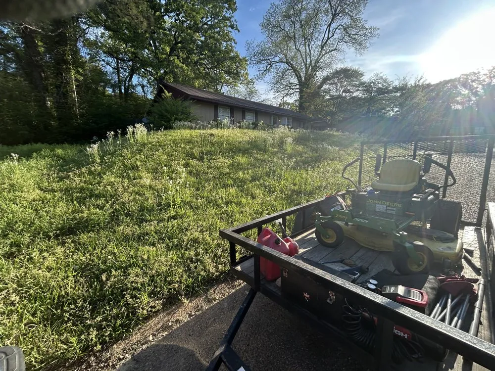 Local lawn mowing service experts serving Helena, AR - E’mon The Pressure Washer