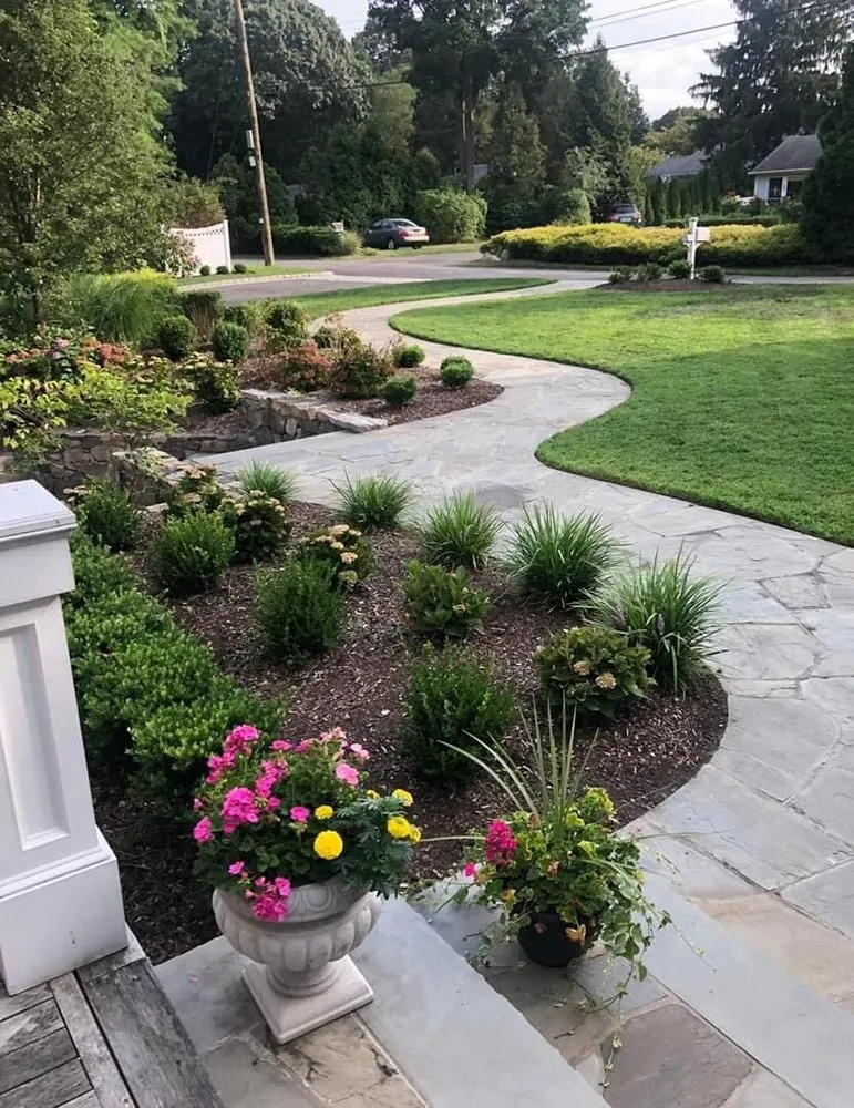 Custom landscape design experts serving Bay Shore, NY - Empire G.H Landscaping Services
