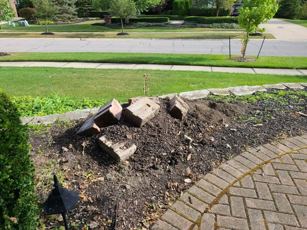 Local garden landscaping experts serving Milford Charter Township, MI - Empire Landscaping & Leveling