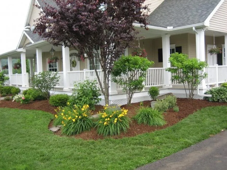 Custom lawn mowing service for beautiful yards across Vestal, NY - Empire Lawn & Landscape Development