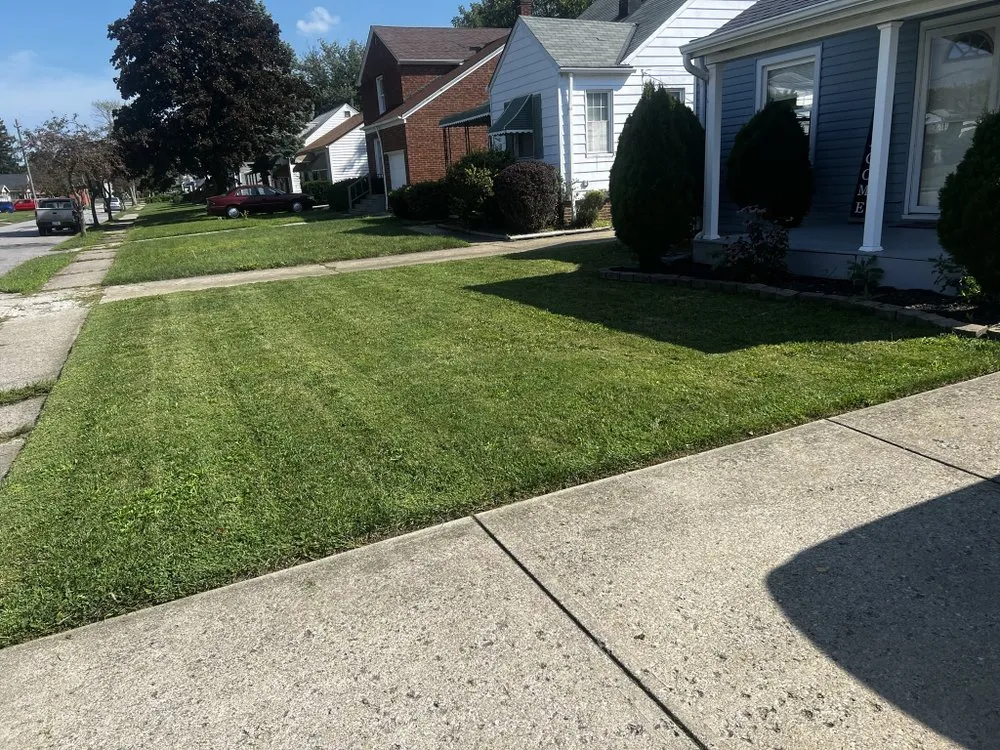 Custom garden landscaping experts serving Cleveland, OH - EMPIRE Lawn Care and Enterprises